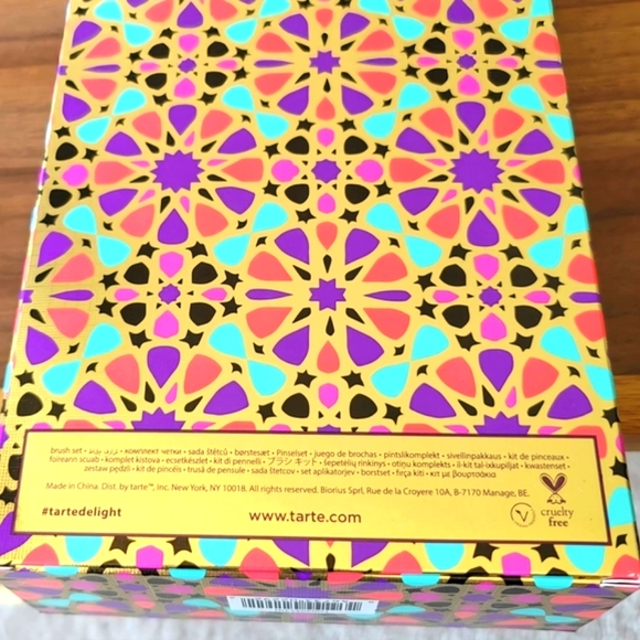 NWT Tarte Limited Edition Artful Accessories Brush Set - Picture 6 of 6